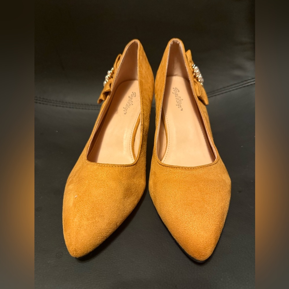 Angel Steps Yellow Bow Pumps - Picture 2 of 10